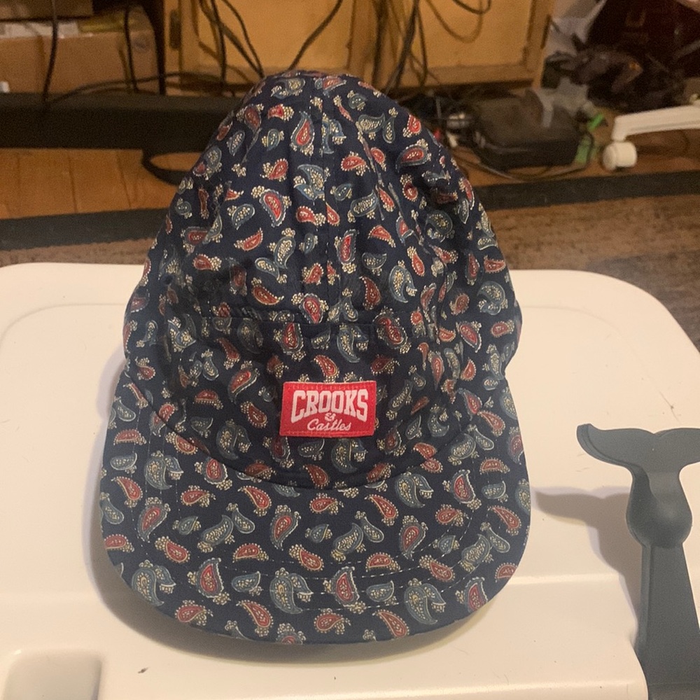 Crooks and castles buckle back hat